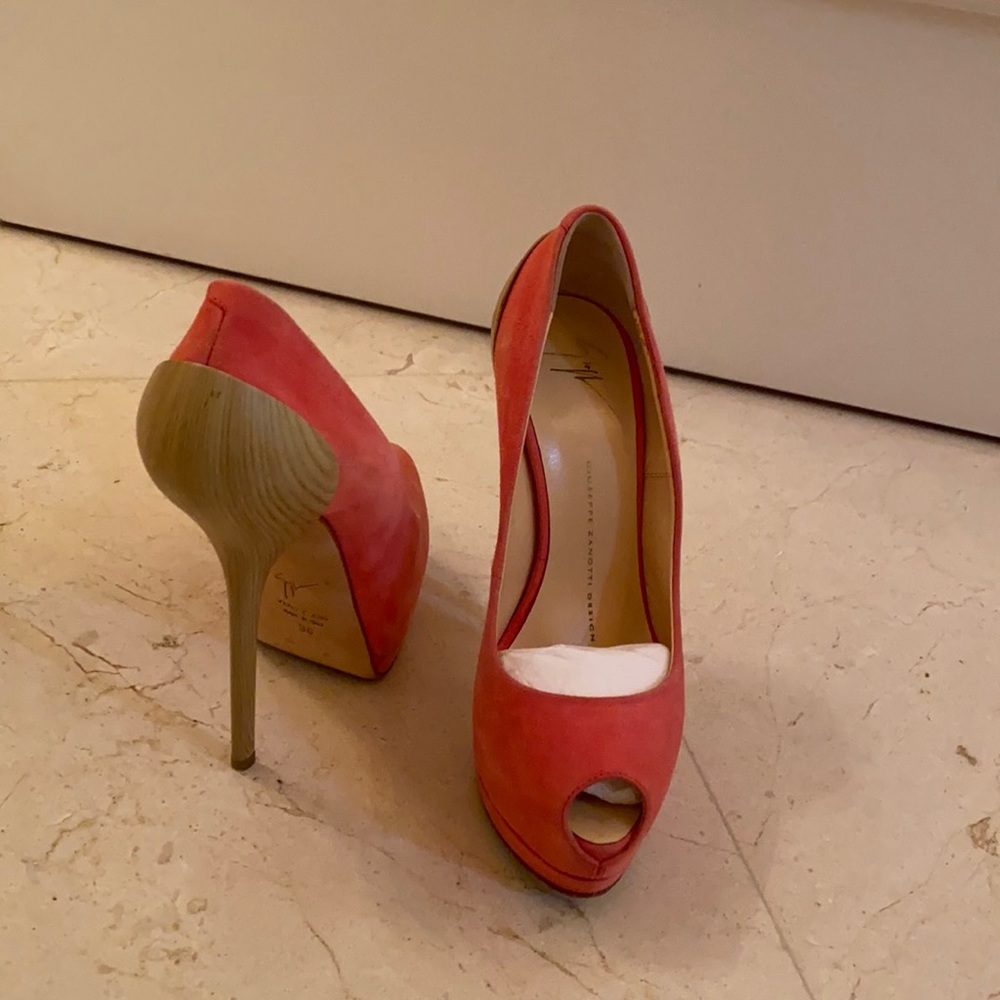 Giuseppe zanotti pink suede wood peep toe heels. Size 36. Spectacular shape